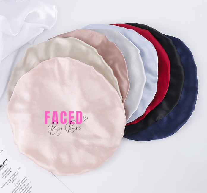 Silk bonnet with logo